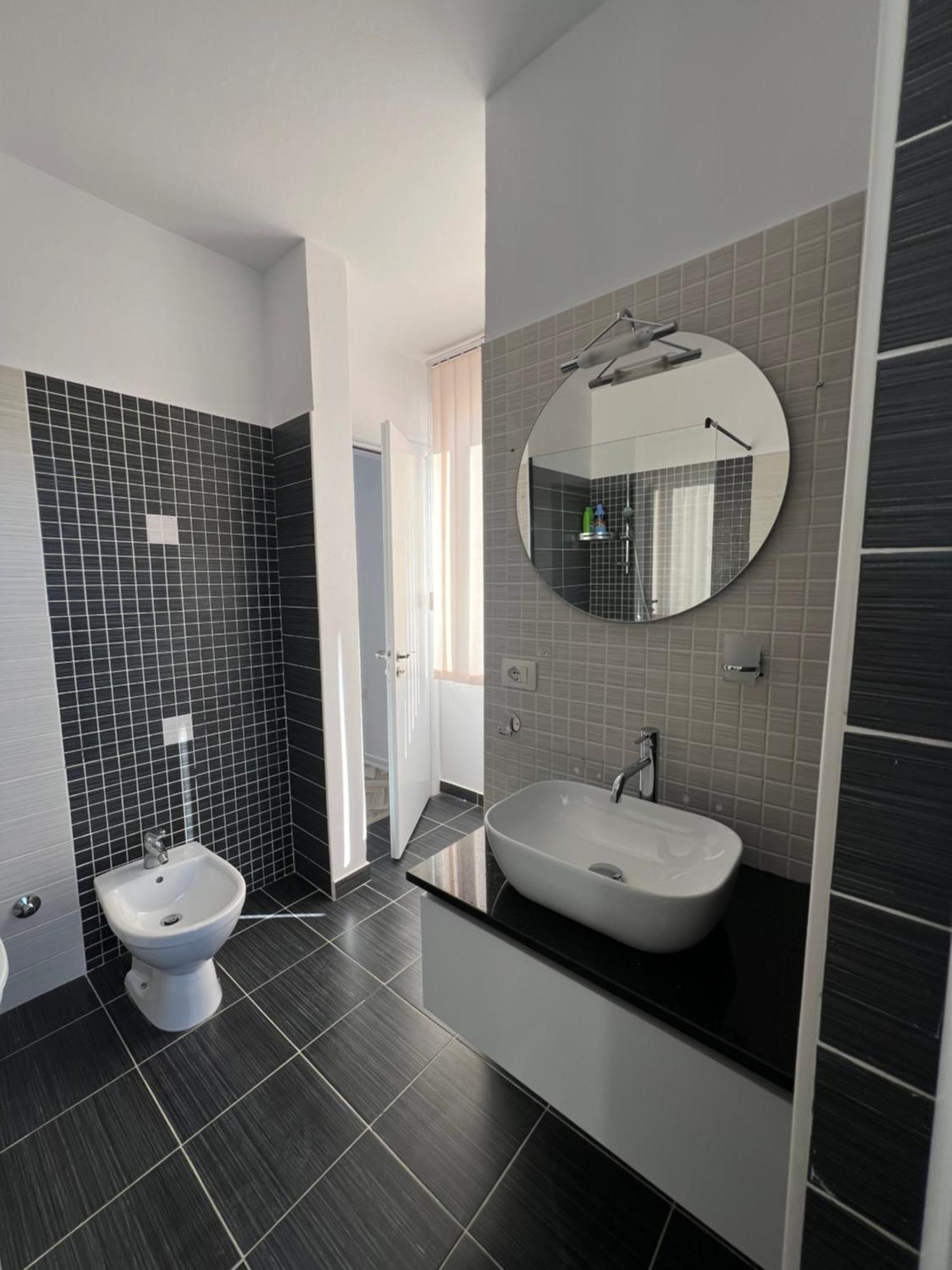 Erlaiden Apartment Shkodër Eksteriør bilde